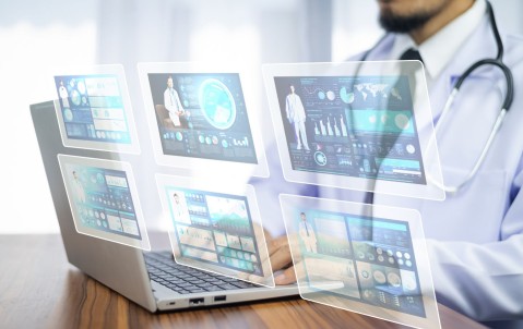 Travail avec des données de santé ou financières : quelles assurances exigent les grands comptes ?