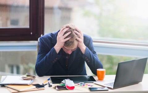 Dirigeants de TPE : pourquoi ne pas prendre de vacances fait chuter votre chiffre d’affaires.