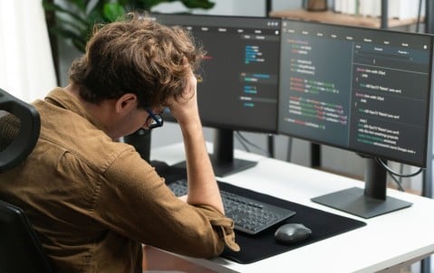 Développeur no-code : qui est responsable en cas de bug ou de panne ?