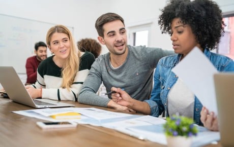 Freelance, sous-traitance, délégation : les risques juridiques pour une micro-entreprise.