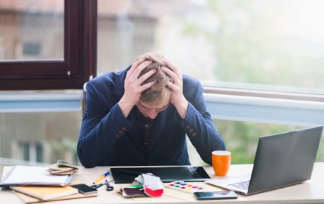 Dirigeants de TPE : pourquoi ne pas prendre de vacances fait chuter votre chiffre d’affaires.