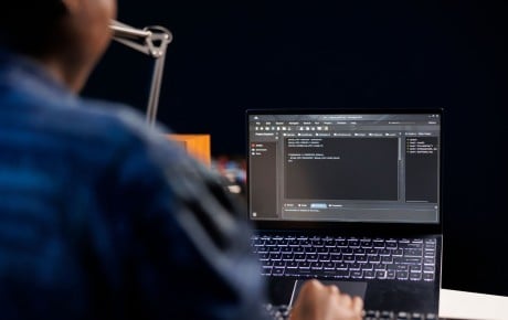 Prompt engineer en 2026 : opportunité en or ou bulle sur le point d’éclater ?