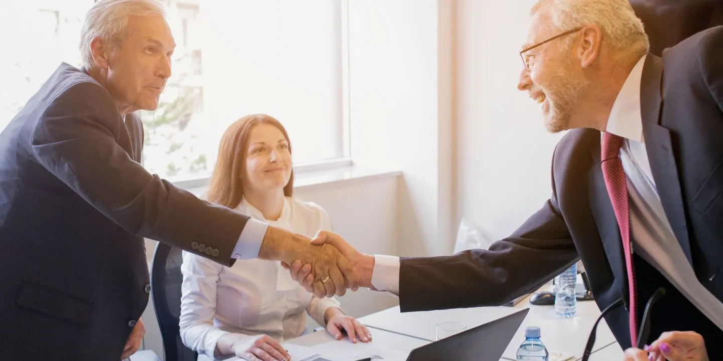 Assurance et cession d’entreprise : les étapes clés pour éviter les risques.