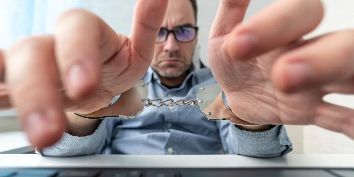 Community manager freelance : gérer un bad buzz et limiter les risques juridiques.