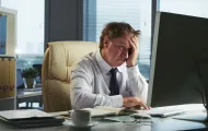 Auto-entrepreneur : TVA dès 15 000 €, compte bancaire obligatoire… ce qui pourrait changer.